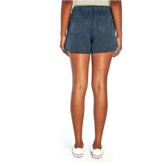 GAP Pull-On Tencel Short - Picture 2 of 4